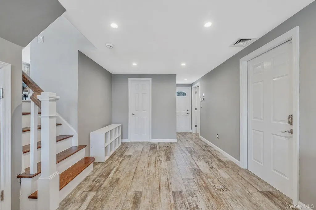 2518 Horace Court Bellmore NY 11710