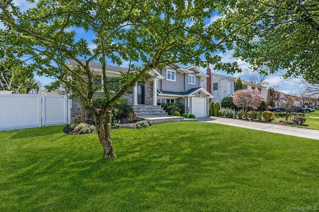 2518 Horace Court Bellmore NY 11710