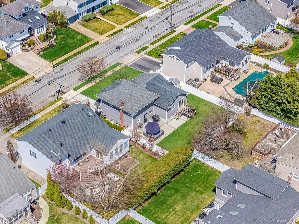 2518 Horace Court Bellmore NY 11710
