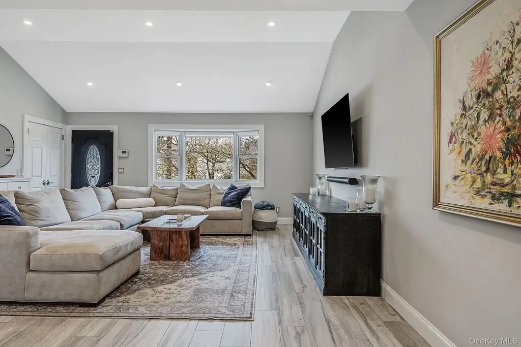 2518 Horace Court Bellmore NY 11710