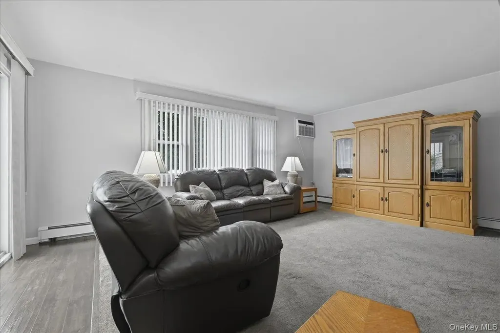 235 Twin Lane E Wantagh NY 11793