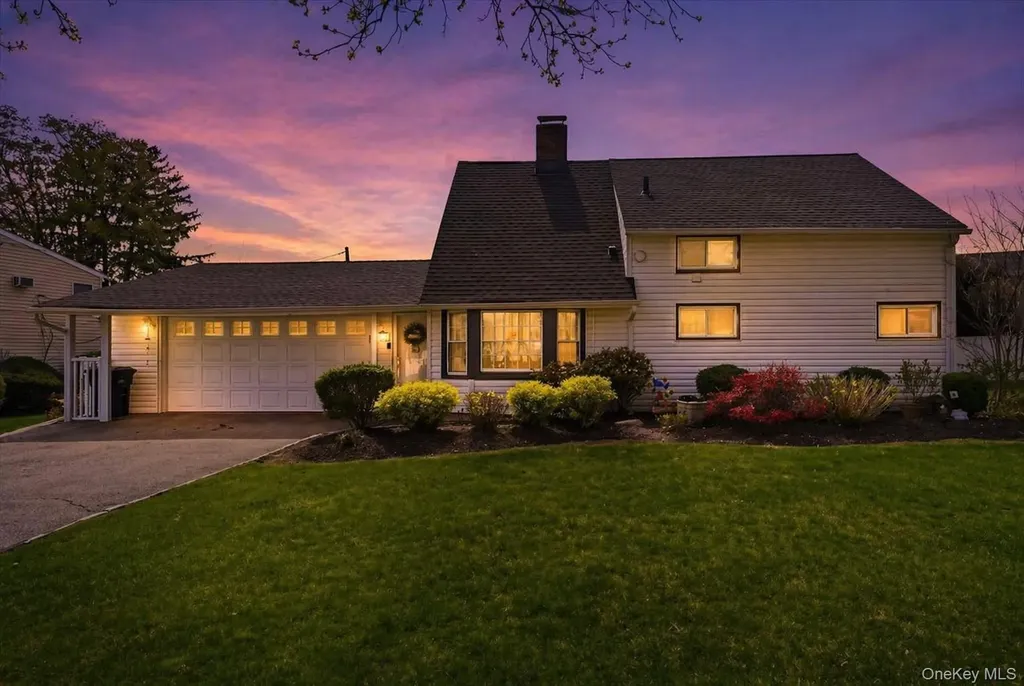 235 Twin Lane E Wantagh NY 11793