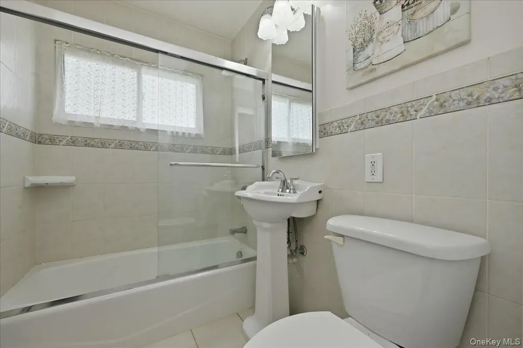 235 Twin Lane E Wantagh NY 11793