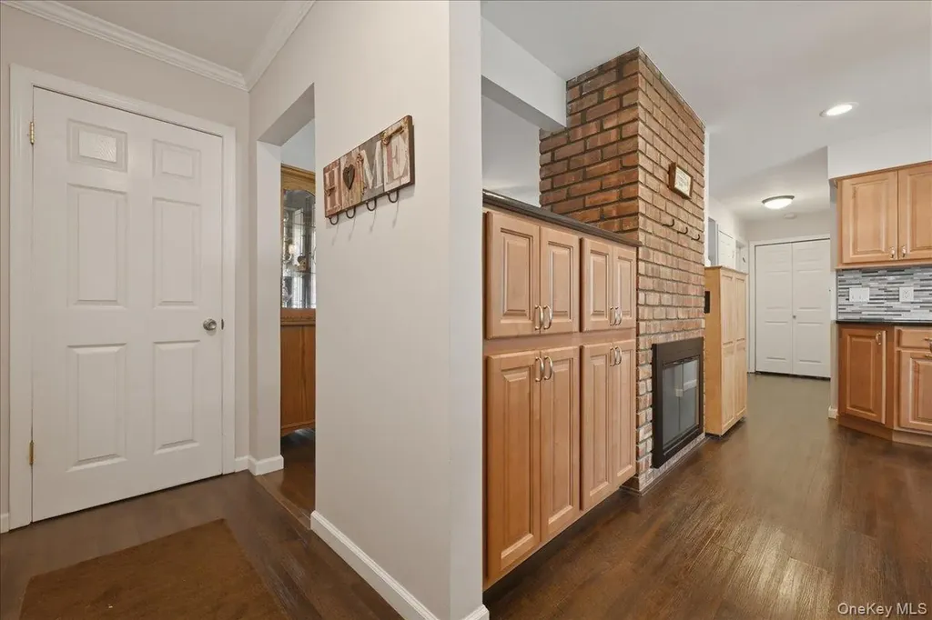 235 Twin Lane E Wantagh NY 11793