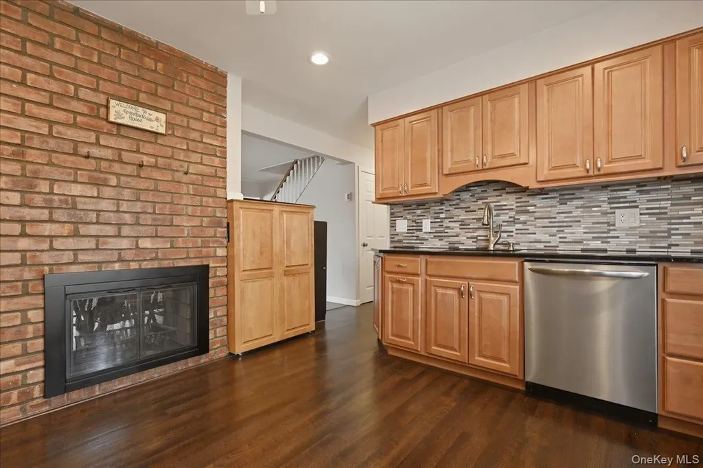235 Twin Lane E Wantagh NY 11793