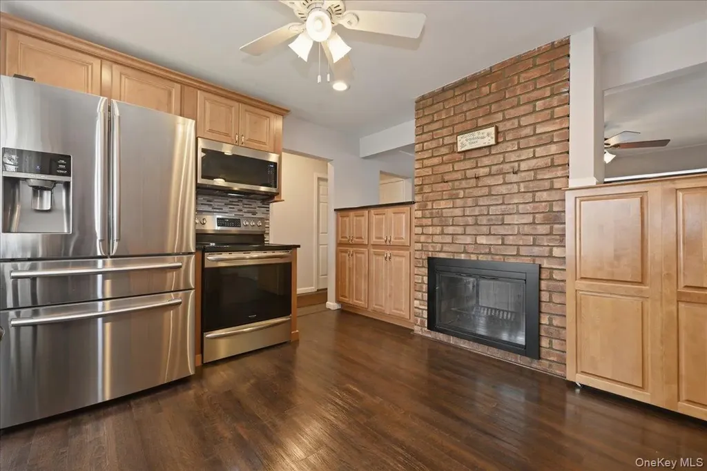 235 Twin Lane E Wantagh NY 11793