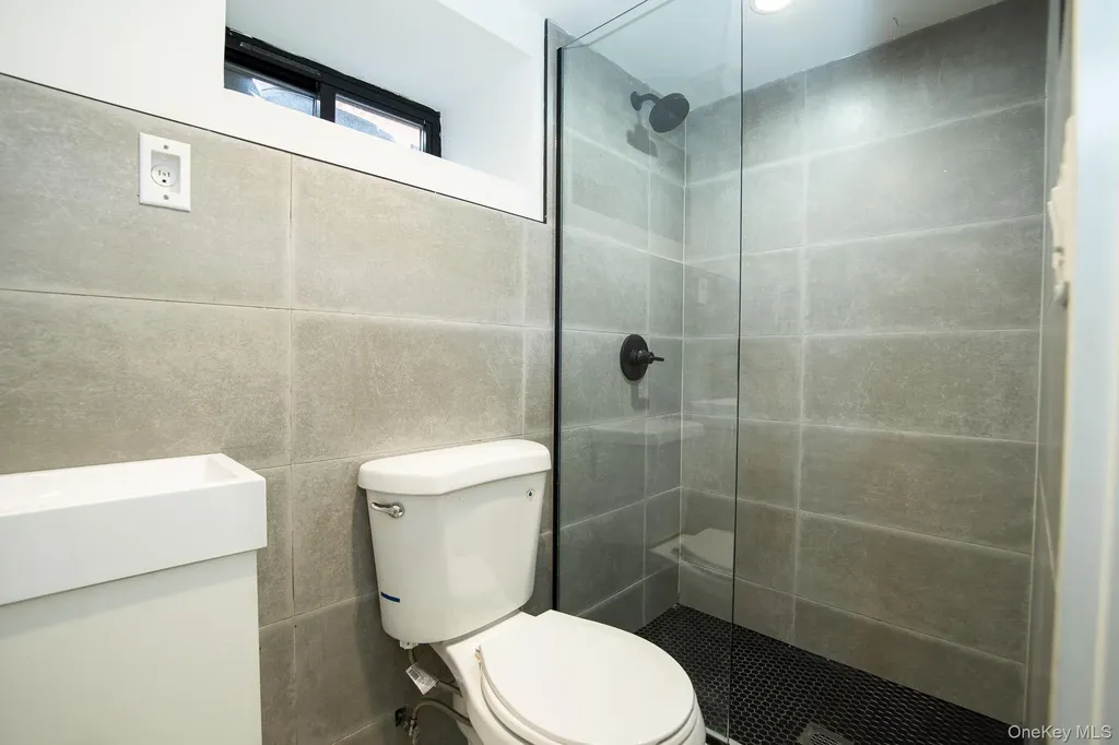 445 E 46th Street Brooklyn NY 11203