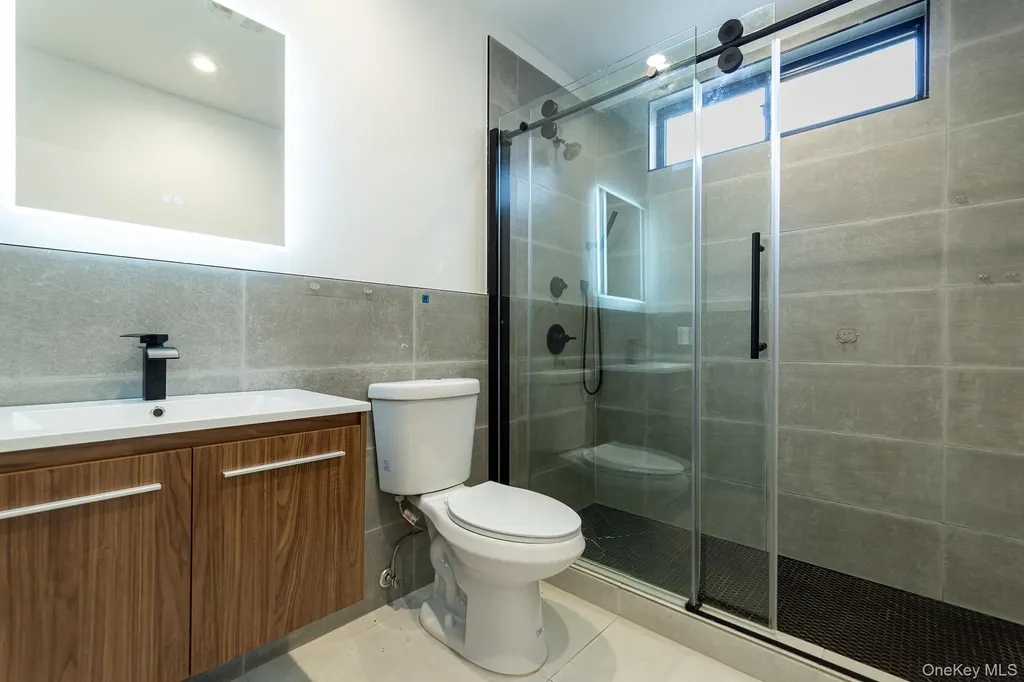 445 E 46th Street Brooklyn NY 11203