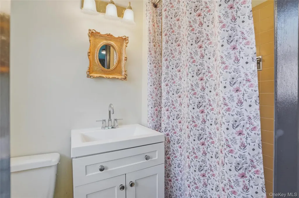 198 Doxbury Lane Suffern NY 10901