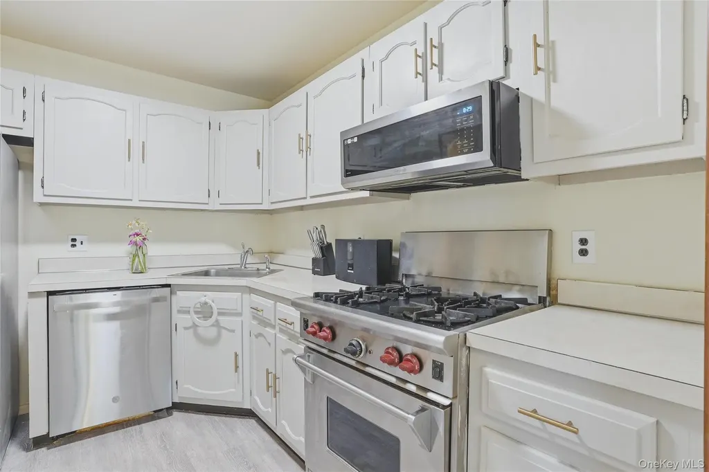 198 Doxbury Lane Suffern NY 10901