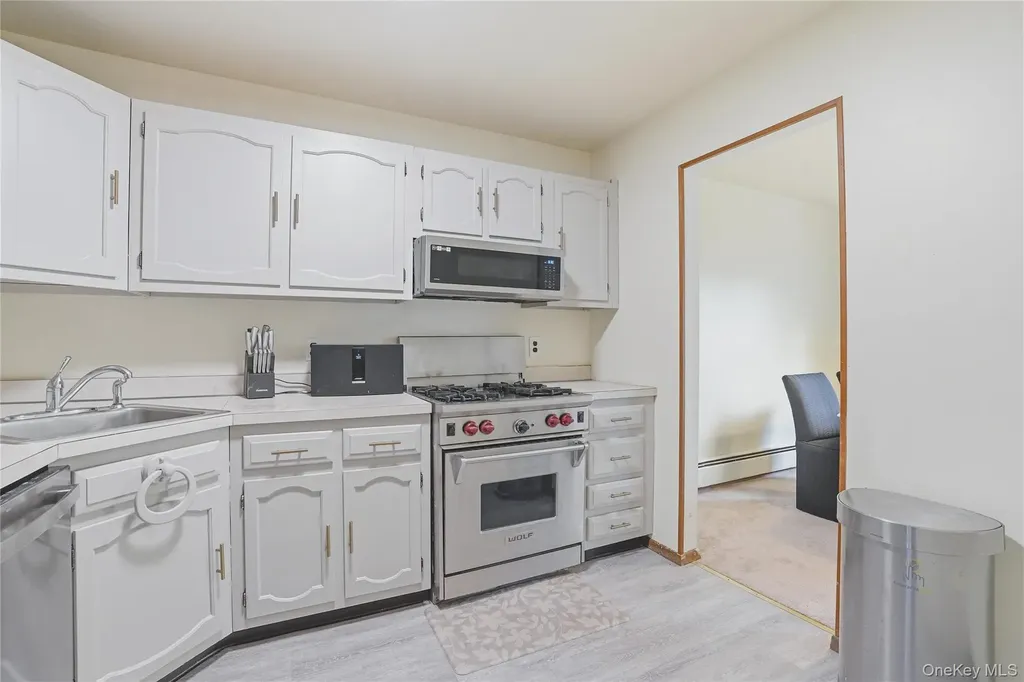 198 Doxbury Lane Suffern NY 10901