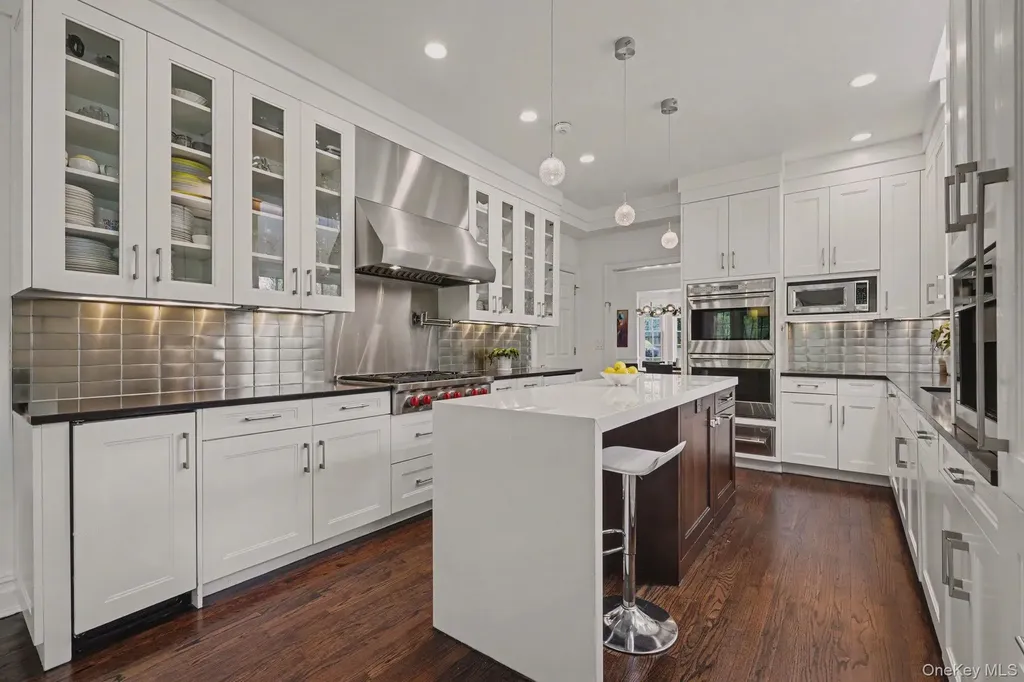 10 Morris Court Rye NY 10580