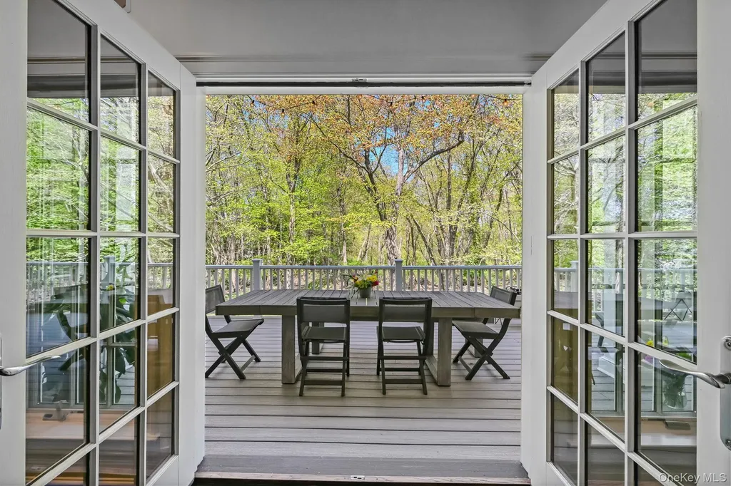 10 Morris Court Rye NY 10580