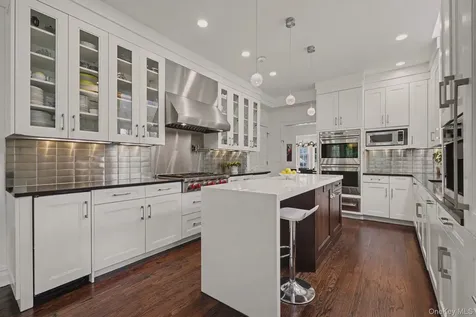 10 Morris Court Rye NY 10580