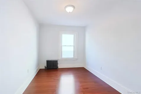 32-25 30th Street Astoria NY 11106