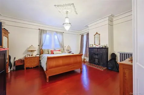 32-25 30th Street Astoria NY 11106