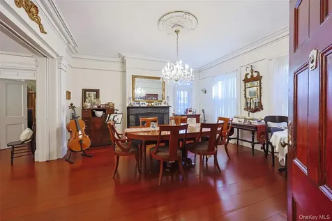 32-25 30th Street Astoria NY 11106
