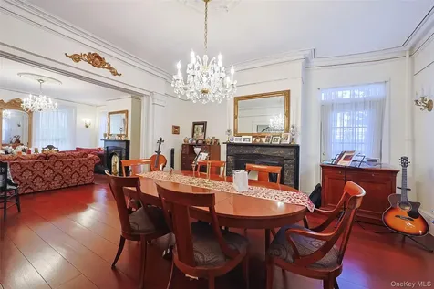 32-25 30th Street Astoria NY 11106