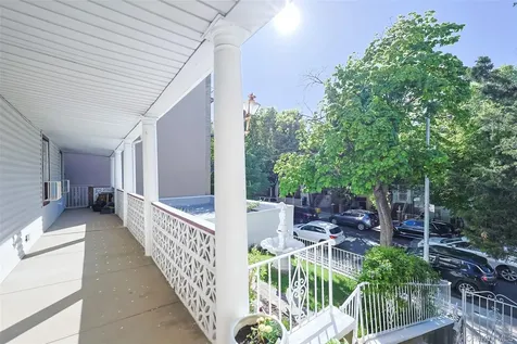 32-25 30th Street Astoria NY 11106