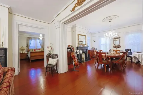 32-25 30th Street Astoria NY 11106