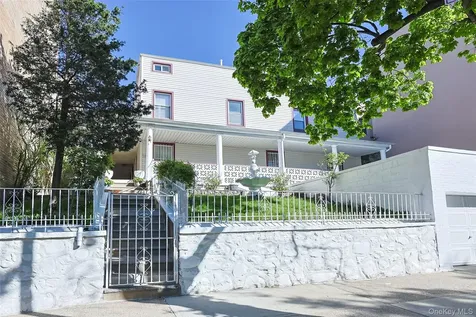 32-25 30th Street Astoria NY 11106