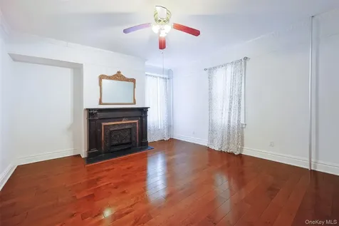 32-25 30th Street Astoria NY 11106