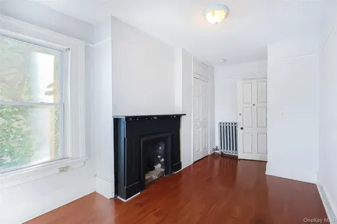 32-25 30th Street Astoria NY 11106