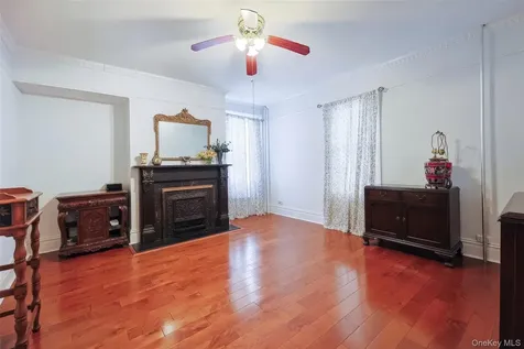32-25 30th Street Astoria NY 11106