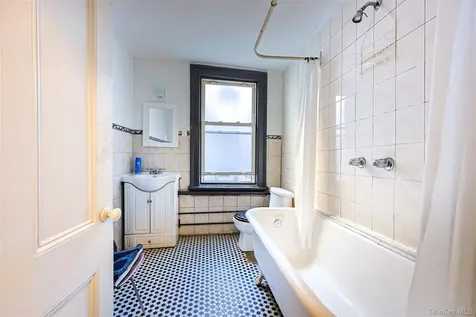 32-25 30TH Street Astoria NY 11106