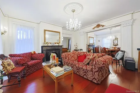 32-25 30th Street Astoria NY 11106