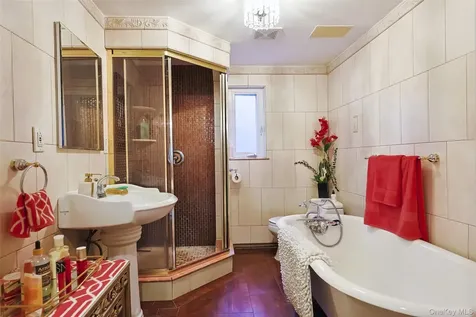 32-25 30th Street Astoria NY 11106