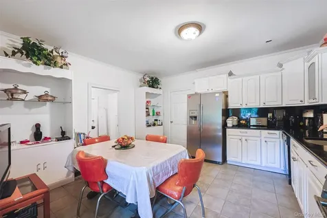 32-25 30th Street Astoria NY 11106