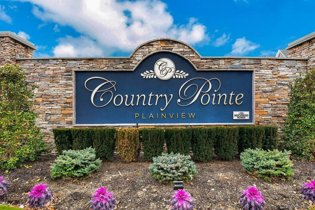 21105 Aspenwood Drive Plainview NY 11803