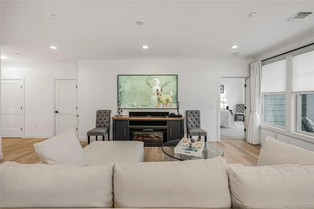21105 Aspenwood Drive Plainview NY 11803
