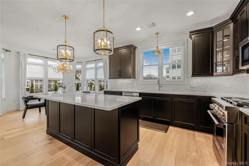 21105 Aspenwood Drive Plainview NY 11803