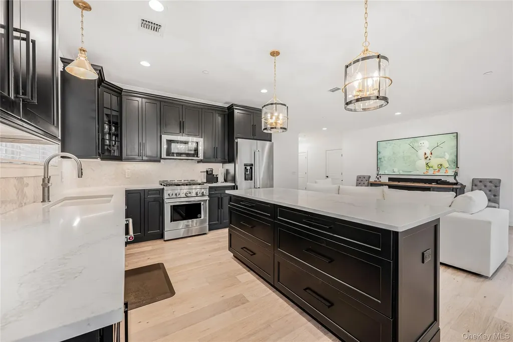 21105 Aspenwood Drive Plainview NY 11803