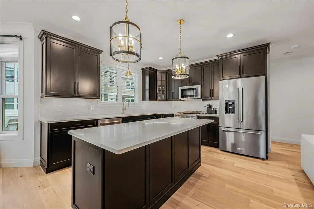 21105 Aspenwood Drive Plainview NY 11803