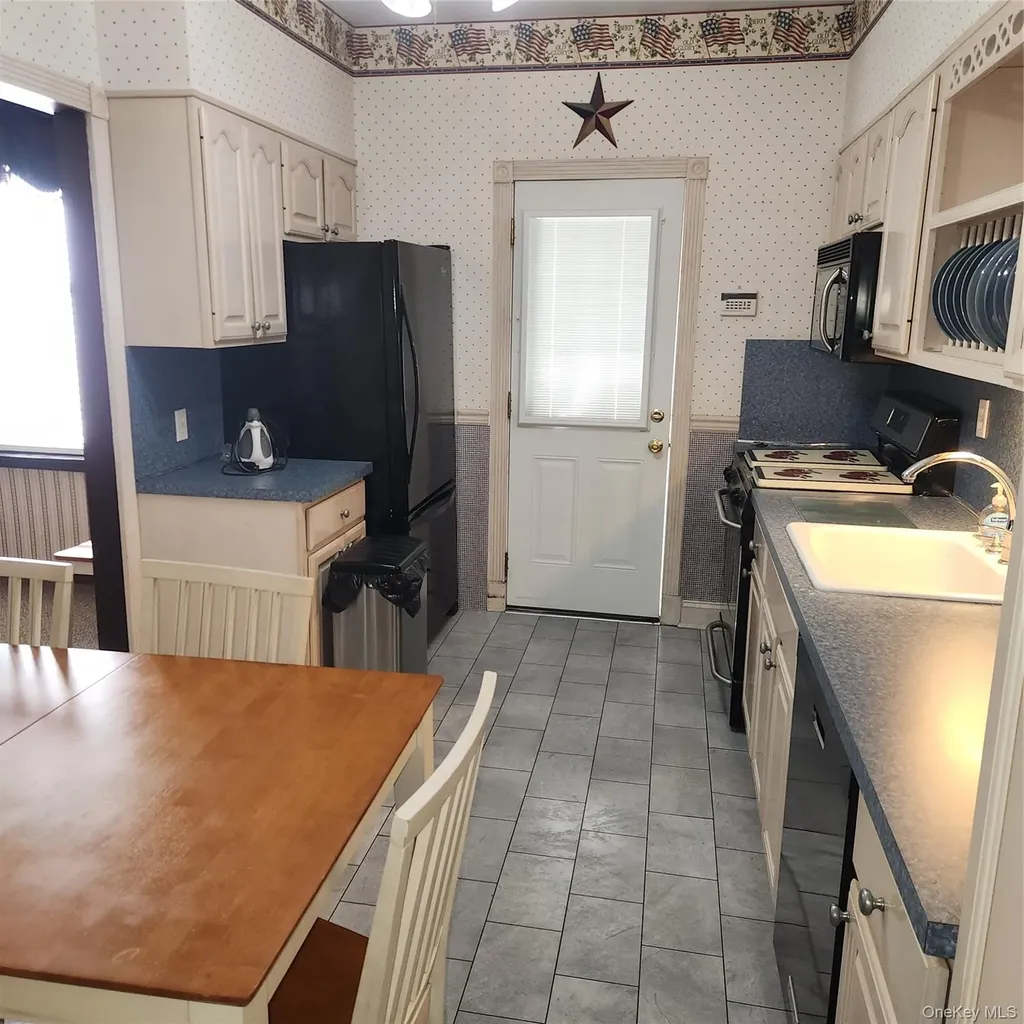 7716 78th Street Glendale NY 11385