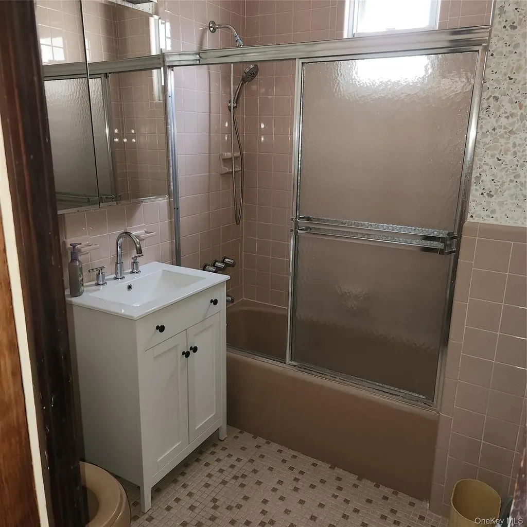 7716 78th Street Glendale NY 11385