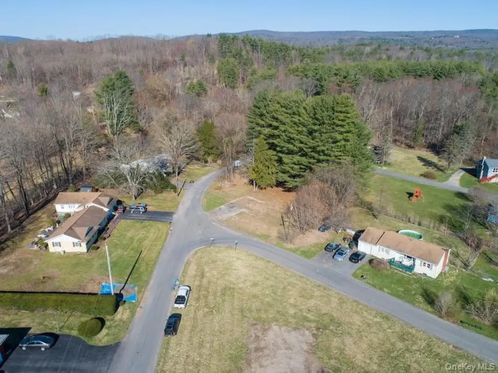 14 Johns Road Kerhonkson NY 12446