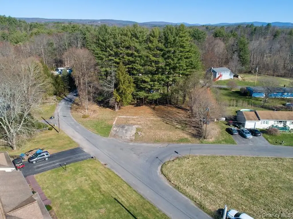 14 Johns Road Kerhonkson NY 12446