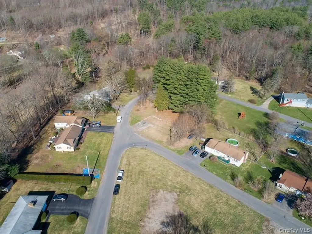 14 Johns Road Kerhonkson NY 12446