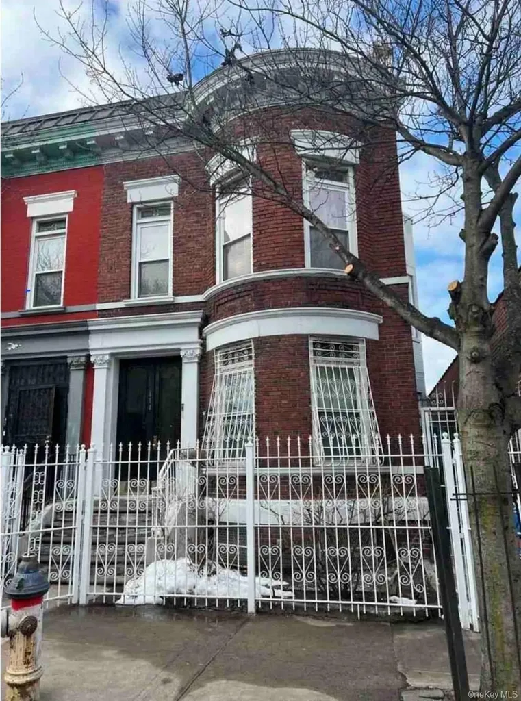 861 Manida Street Bronx NY 10474