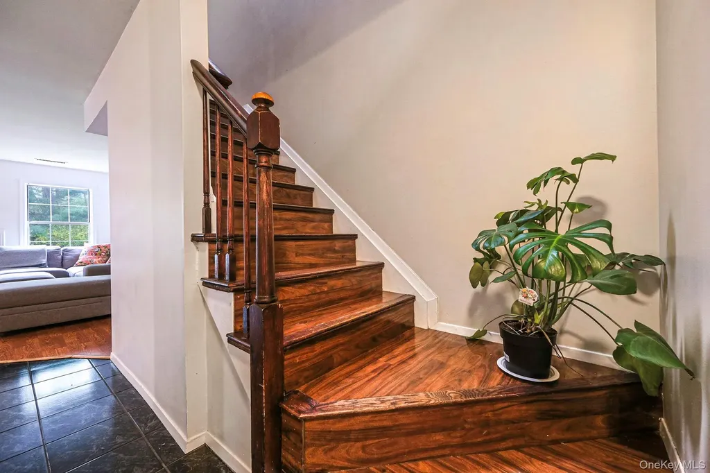 1005 Sara Circle Port Jefferson NY 11776