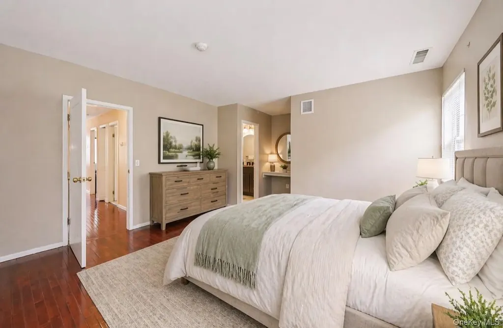 1005 Sara Circle Port Jefferson NY 11776