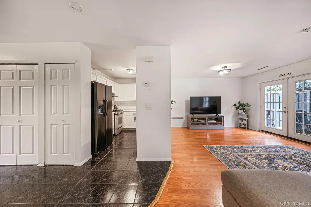 1005 Sara Circle Port Jefferson NY 11776