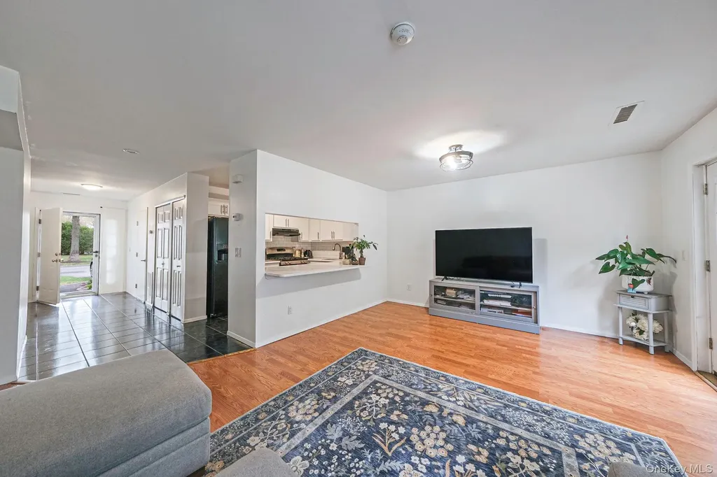 1005 Sara Circle Port Jefferson NY 11776