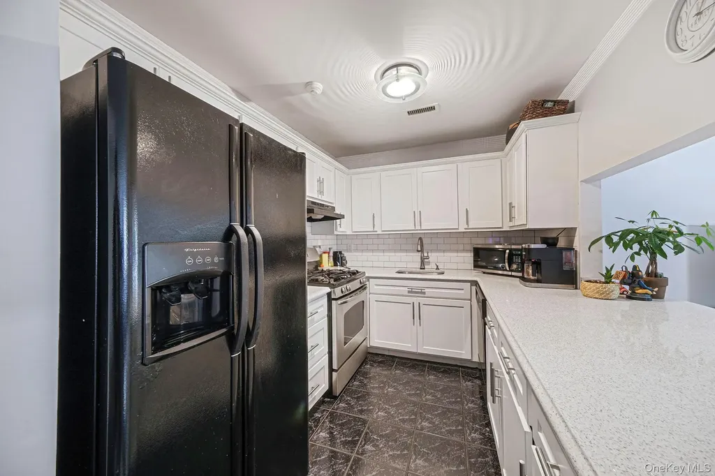 1005 Sara Circle Port Jefferson NY 11776