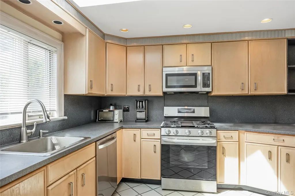 1018 Cottage Place Baldwin NY 11510