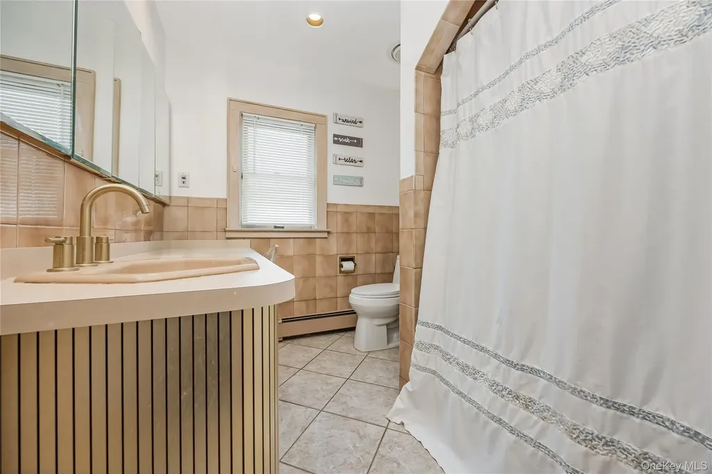 1018 Cottage Place Baldwin NY 11510